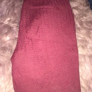 Old Navy Pixie Pants size 14. Burgundy pattern.